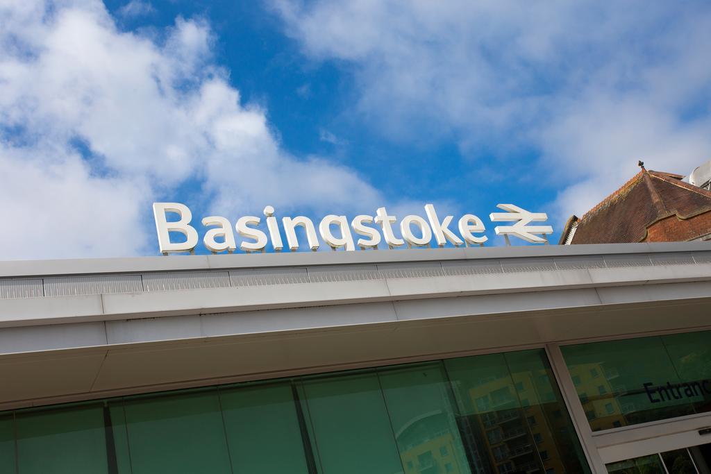 Linx Apartments Skyline Plaza Basingstoke Exterior foto